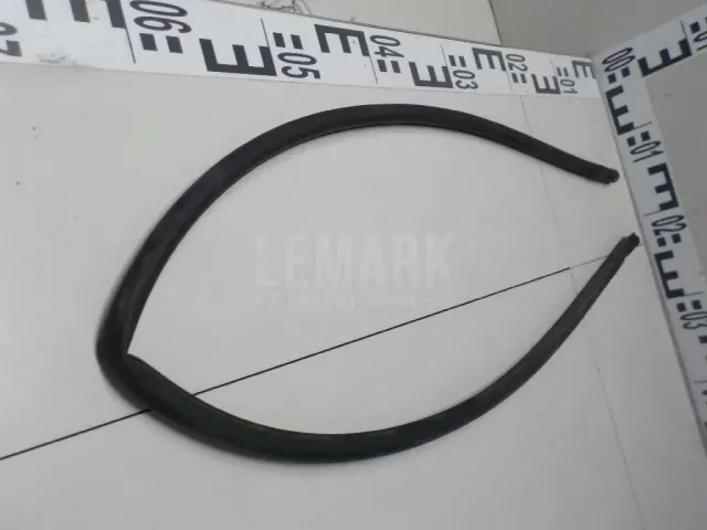 Уплотнитель капота для  Changan UNI-V 2022