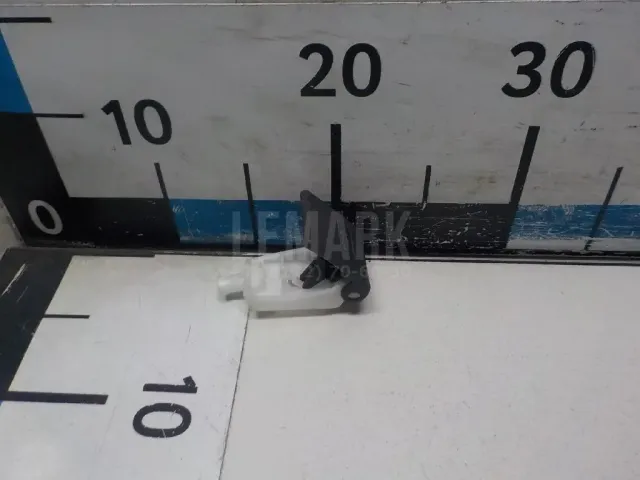 Ручка открывания капота