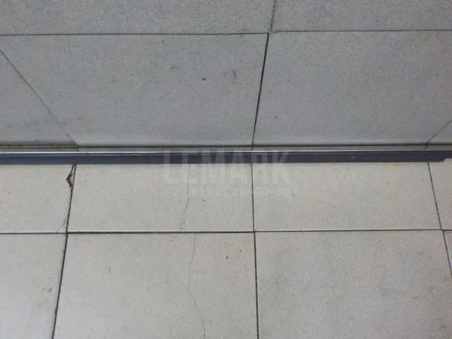 Накладка стекла переднего левого для  Ford Mondeo III 2000-2007