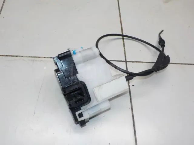 Замок двери передней правой для  BMW X6 E71 2008-2014