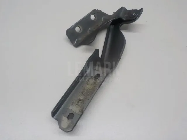Петля капота левая для  Citroen Xsara Picasso 1999-2010