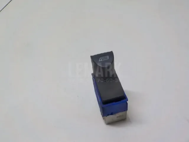 Кнопка стеклоподъемника