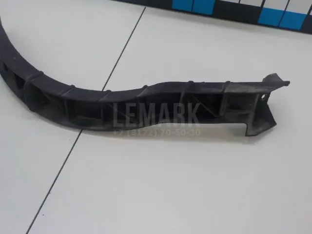 Кронштейн переднего бампера правый для  Citroen C5 2004-2008