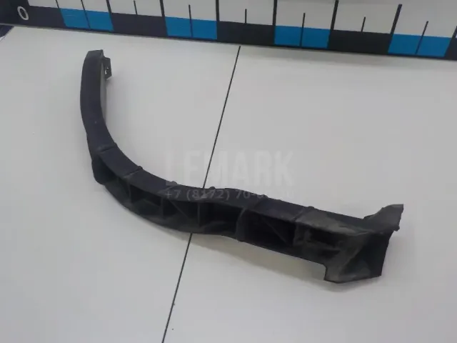 Кронштейн переднего бампера правый для  Citroen C5 2004-2008
