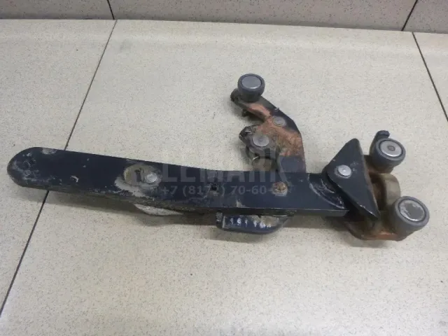 Кронштейн крепления двери для  BMW 6-serie E63 2004-2009