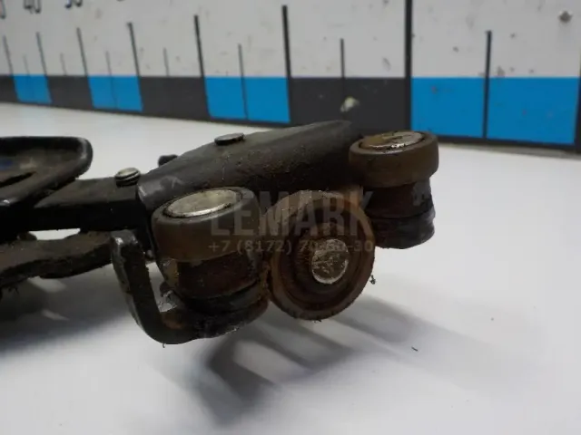 Кронштейн крепления двери для  BMW 7-serie E65/E66 2001-2008