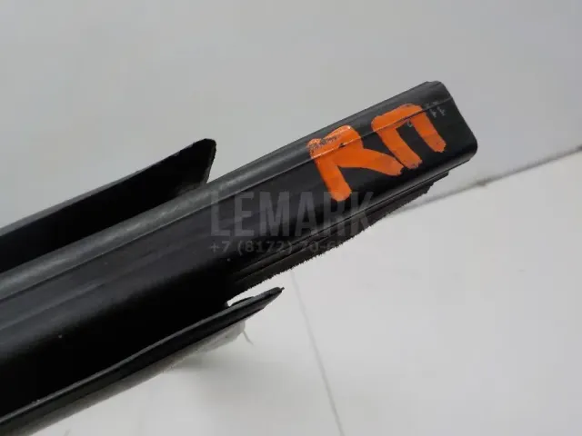 Уплотнитель стекла двери для  BMW 7-serie E65/E66 2001-2008