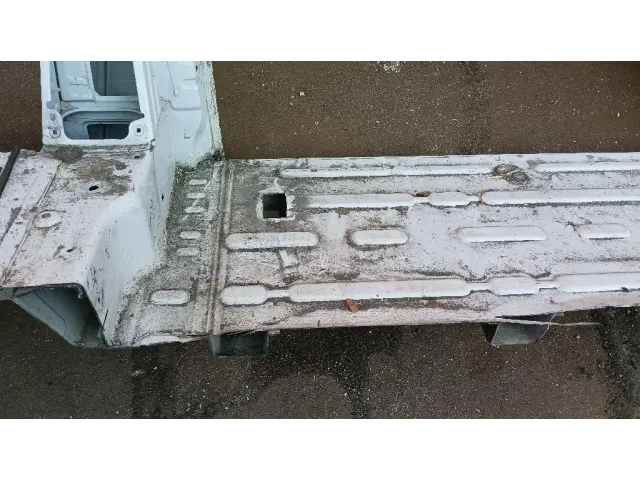 Кузовной элемент