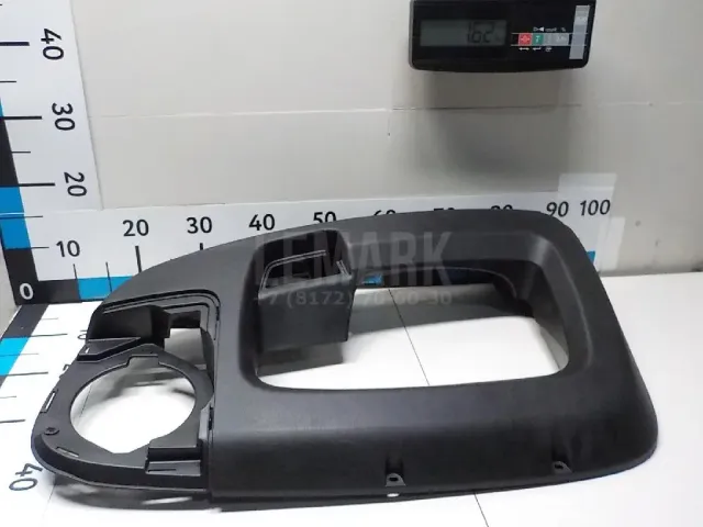 Обшивка двери передней правой для  BAIC BJ40 2019
