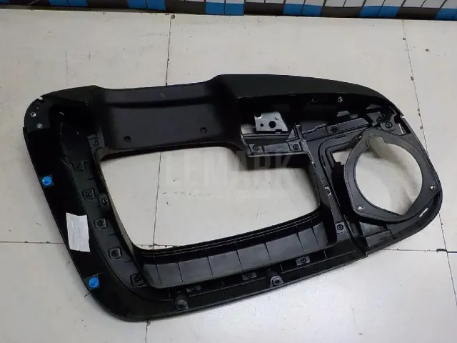 Обшивка двери передней правой для  BAIC BJ40 2019