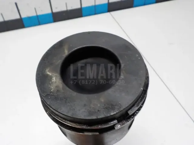 Поршень с шатуном для  Ford Maverick 2001-2007