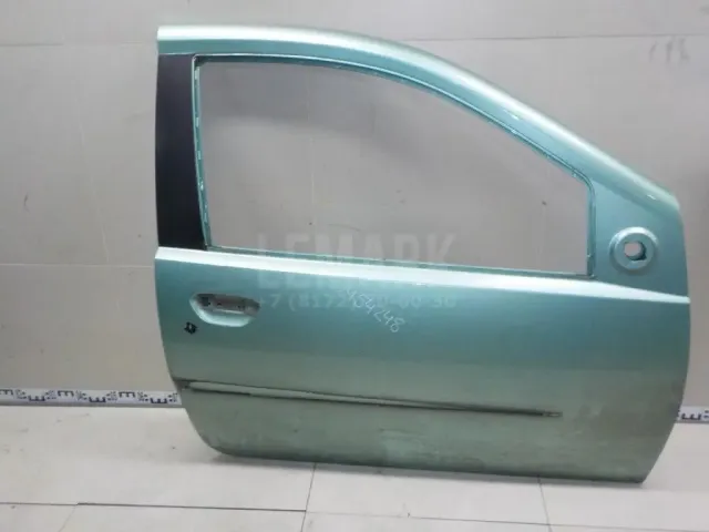 Дверь передняя правая для  GM Pontiac Vibe 2002-2007