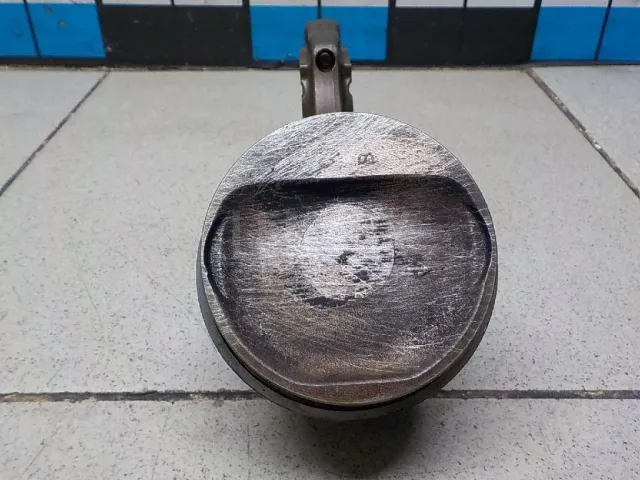 Поршень с шатуном