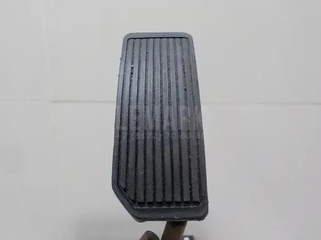 Педаль газа