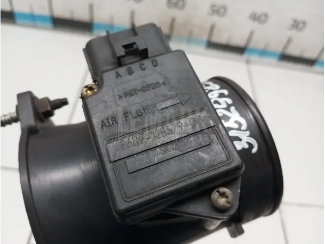 Расходомер воздуха (массметр) для  Ford Fiesta 2008-2019