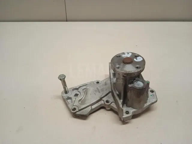 Насос водяной (помпа) для  Ford Escape EUR 2007-2009