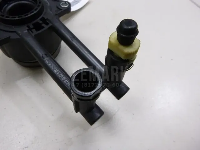 Подшипник выжимной совмещ. с цилиндром сцепл. для  CASE SV300 2012