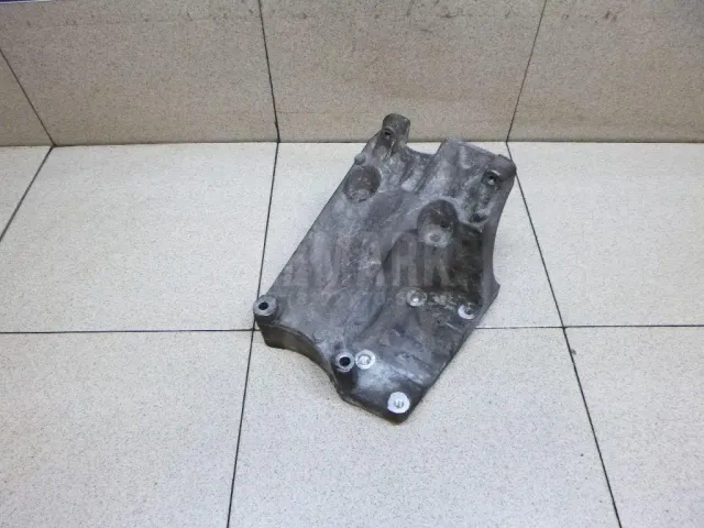 Кронштейн кондиционера для  BMW X3 E83 2004-2010