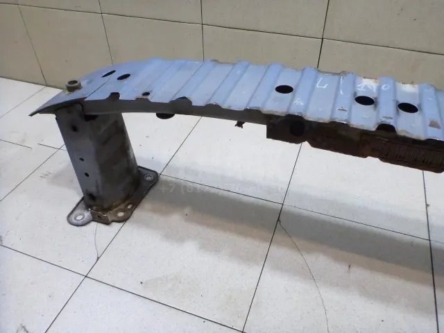 Усилитель переднего бампера для  CASE SV300 2012