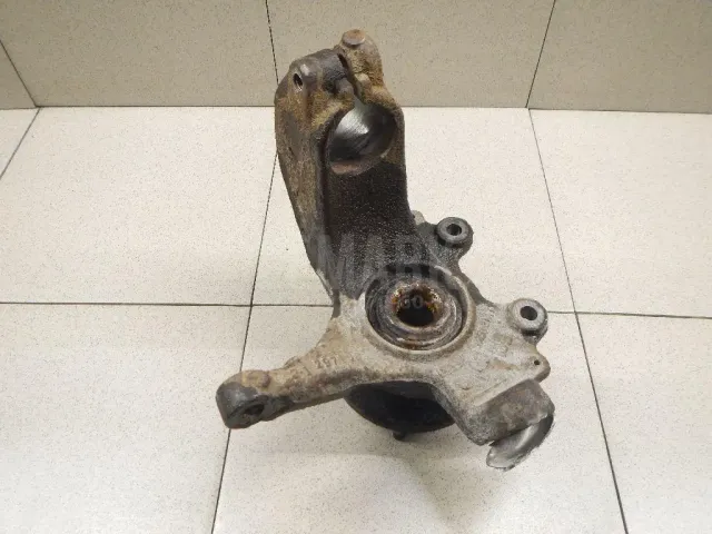 Кулак поворотный передний левый для  BMW X1 F48 2014-2022