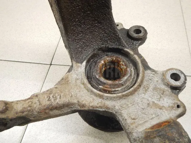 Кулак поворотный передний левый для  BMW X1 F48 2014-2022
