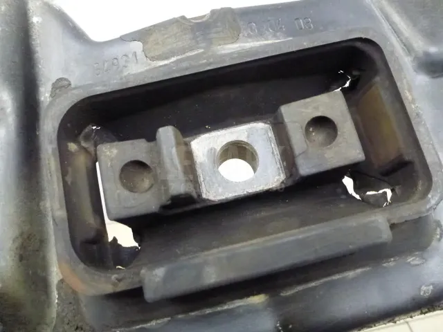 Опора КПП левая для  Audi A4 [B6] 2000-2004