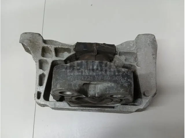 Опора двигателя правая для  Chrysler Voyager/Caravan 0-1991