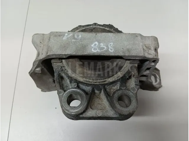 Опора двигателя правая для  Chrysler Voyager/Caravan 0-1991