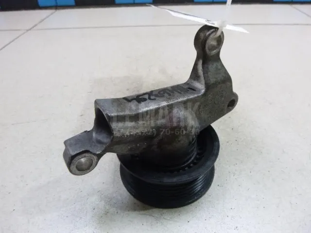 Ролик руч.ремня с кронштейном для  Fiat Duna 1987-1990