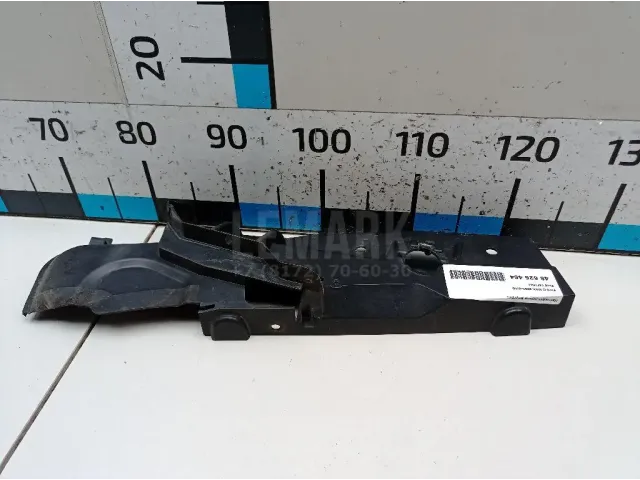 Накладка (кузов внутри) для  Ford Focus II 2008-2011