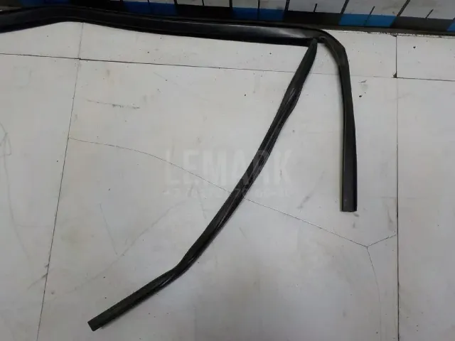 Уплотнитель стекла двери для  Chevrolet Rezzo 2005-2010
