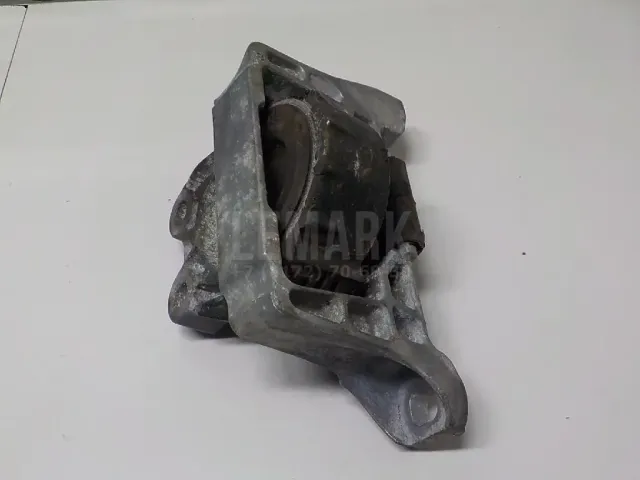 Опора двигателя правая для  Chevrolet Tahoe II 2000-2006