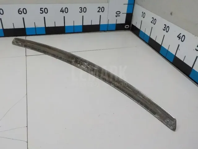 Молдинг капота