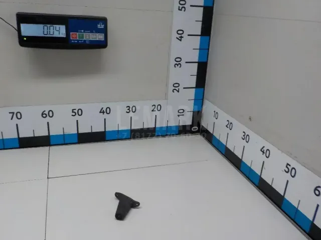 Отбойник крышки багажника