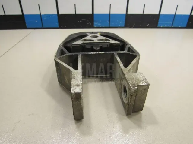 Опора двигателя задняя для  BMW X1 F48 2014-2022