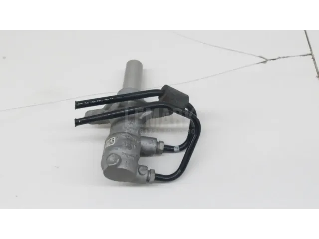 Цилиндр тормозной главный для  CASE SV300 2012
