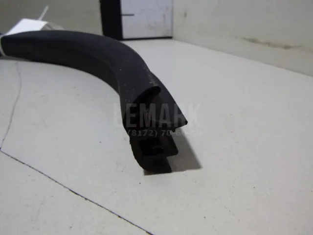 Уплотнитель двери для  Citroen C4 Grand Picasso 2006-2014