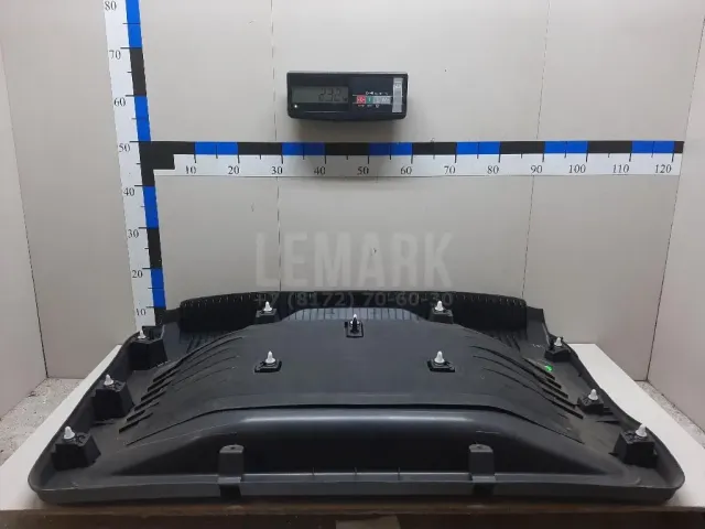 Обшивка двери багажника