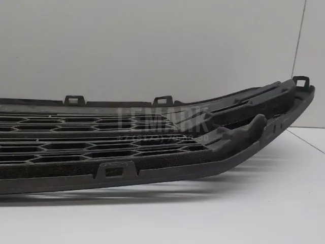 Решетка в бампер центральная для  Honda Accord VII 2003-2008