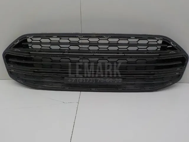 Решетка в бампер центральная для  Honda Accord VII 2003-2008