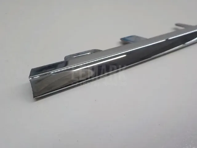 Накладка на решетку радиатора для  BMW 5-serie F10/F11 2009-2016