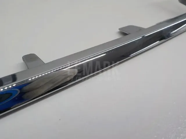 Накладка на решетку радиатора для  BMW 5-serie F10/F11 2009-2016