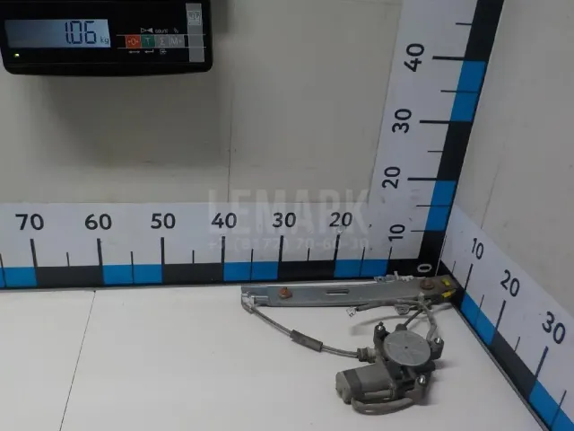 Стеклоподъемник электр. задний правый