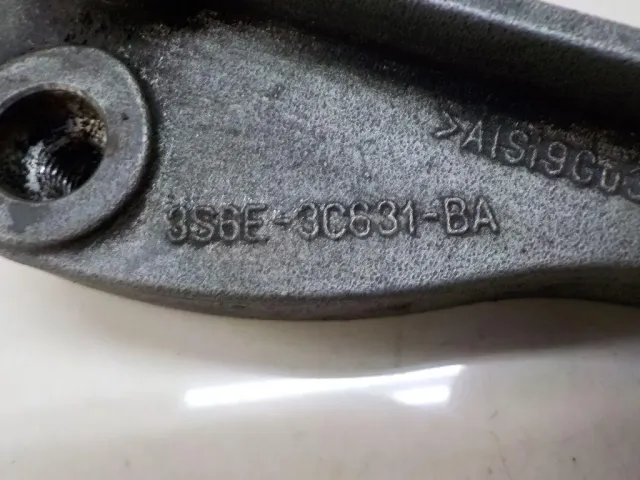 Кронштейн генератора для  Fiat Stilo 2002-2010
