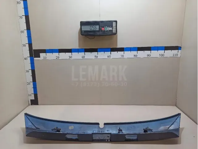 Накладка двери багажника