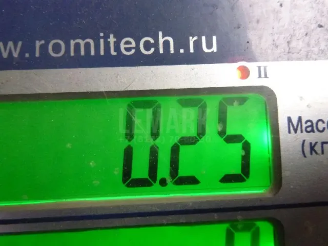 Накладка стекла заднего левого