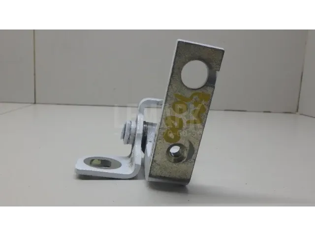Петля двери задней левой нижняя