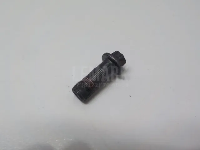Болт маховика