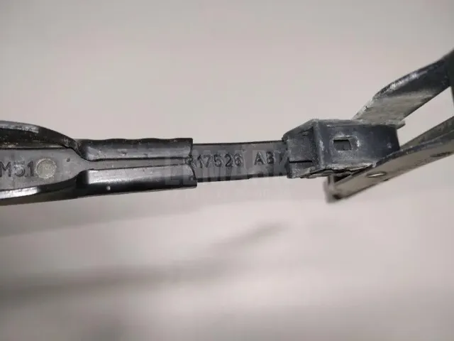 Поводок стеклоочистителя заднего для  FAW J5 2004