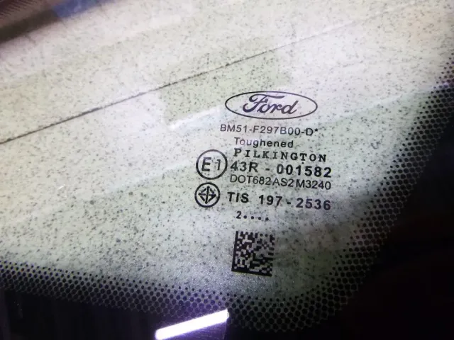 Стекло кузовное глухое правое для  Ford Fiesta 2008-2019
